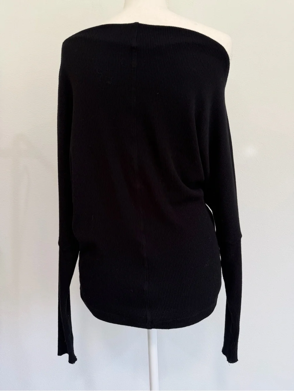 Enza Costa Slouch Neck Minimalist Quiet Luxury Lightweight Knit Top Size M - Picture 7 of 7